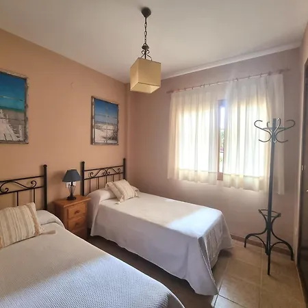 Bajo Con Terraza Espectacular Al Lado De La Playa Y Con Acceso Directo A La Piscina! Los Amarguillos