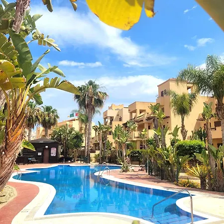 Bajo Con Terraza Espectacular Al Lado De La Playa Y Con Acceso Directo A La Piscina! Lägenhet Los Amarguillos