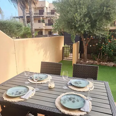 Bajo Con Terraza Espectacular Al Lado De La Playa Y Con Acceso Directo A La Piscina! Lägenhet Los Amarguillos