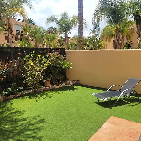 Bajo Con Terraza Espectacular Al Lado De La Playa Y Con Acceso Directo A La Piscina! *